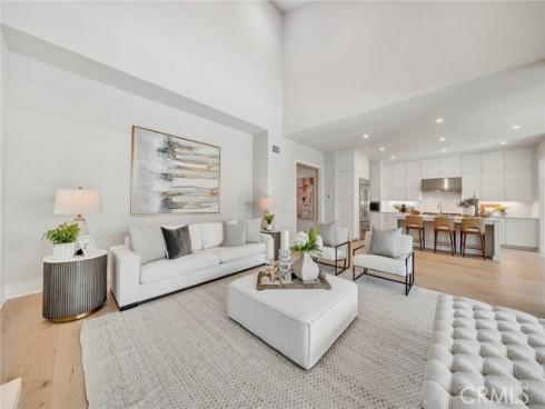 207  Pinnacle  , Irvine, CA
