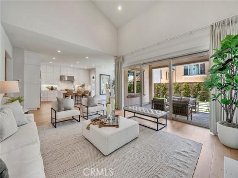 207  Pinnacle  , Irvine, CA