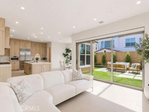 108 Oakstone , Irvine, CA