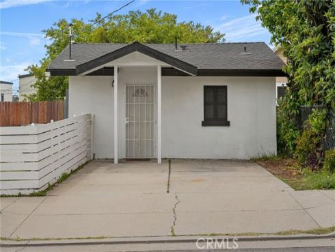 301 W 1st , La Habra, CA