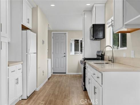 301 W 1st , La Habra, CA