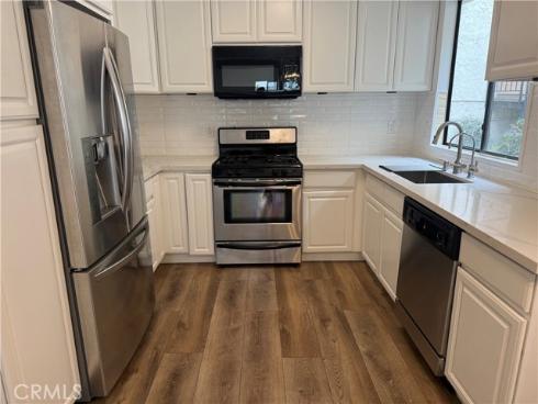 950 W Lambert 11 , La Habra, CA
