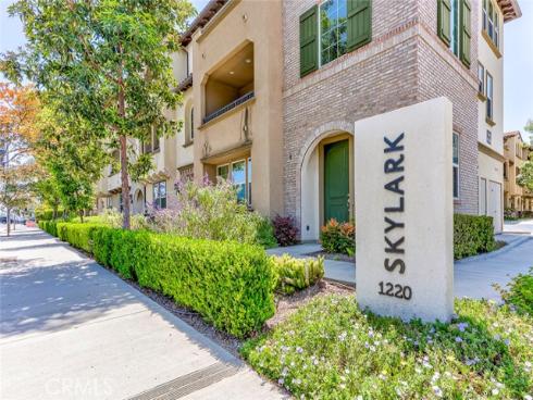 1220 W. La Habra BoulevardW 102