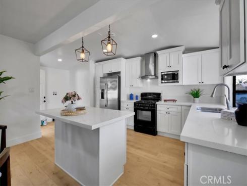 600  Maple  , La Habra, CA