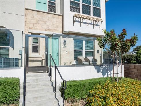 205 S Paige Ln , La Habra, CA