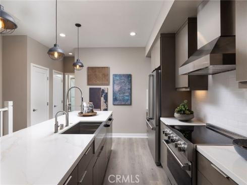 166 E Whittier Boulevard, La Habra, CA