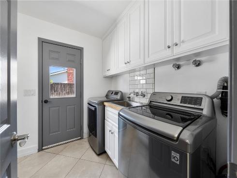 1020 La Serna , La Habra, CA