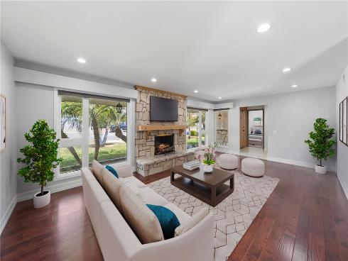 1020 La Serna , La Habra, CA