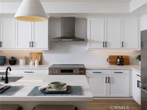 318 E William Way, La Habra, CA