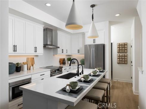 318 E William Way, La Habra, CA