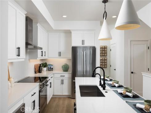 318 E William Way, La Habra, CA