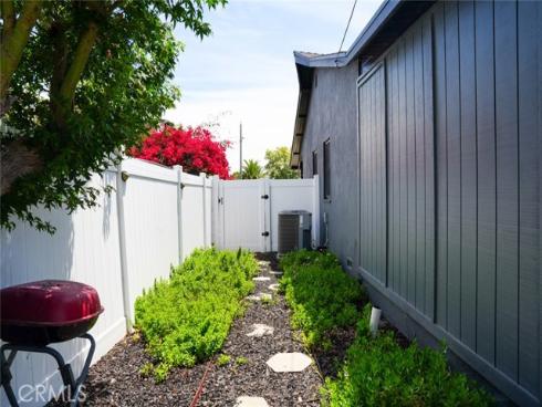 1641 W El Portal Dr , La Habra, CA