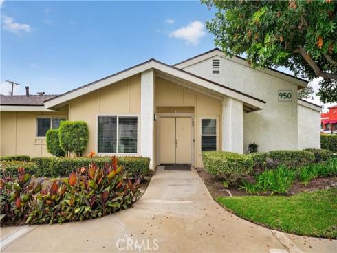 950 E. La Habra 100