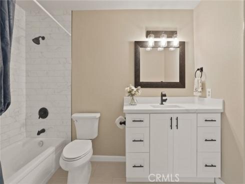 1042 E La Habra 231 Boulevard, La Habra, CA