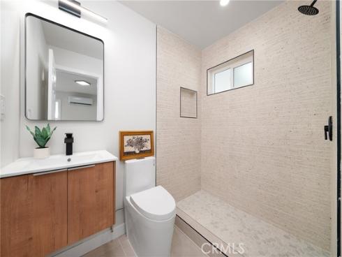 405 W 1st , La Habra, CA