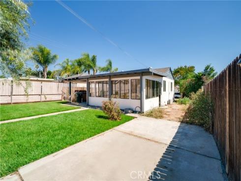 405 W 1st , La Habra, CA