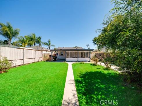 405 W 1st , La Habra, CA