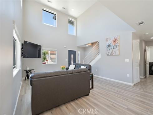 532 Mcfadden , La Habra, CA