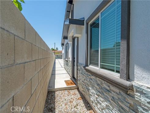 532 Mcfadden , La Habra, CA