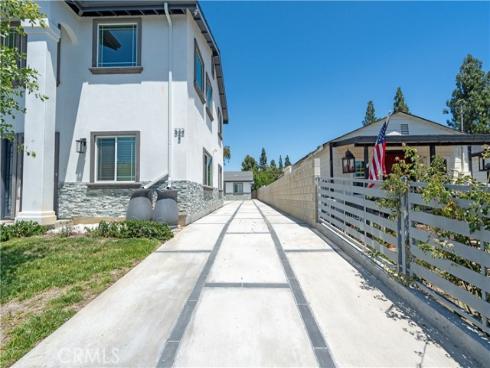 532 Mcfadden , La Habra, CA