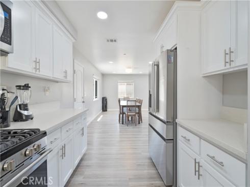 532 Mcfadden , La Habra, CA