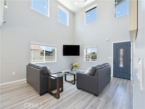 532 Mcfadden , La Habra, CA