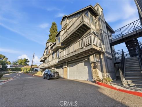 527 S. Walnut 3