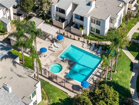 1042 E La Habra 227 Boulevard, La Habra, CA