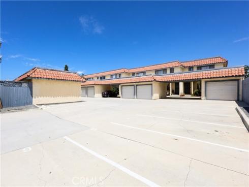 409 W Mountain View 3 Avenue, La Habra, CA