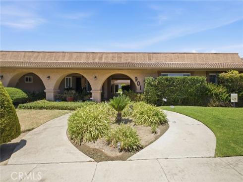 901 N Citrus 16 , La Habra, CA
