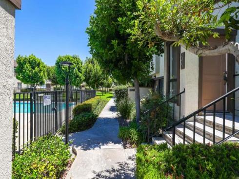 4841 Embassy 27 Circle, La Palma, CA