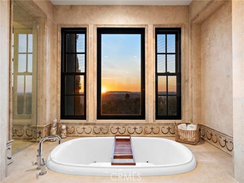2 Galaxy Isle , Ladera Ranch, CA