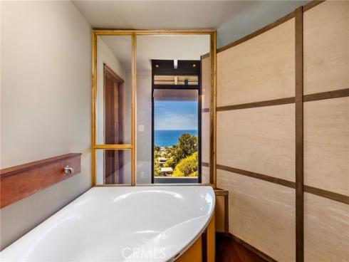 22315 3rd Avenue, Laguna Beach, CA