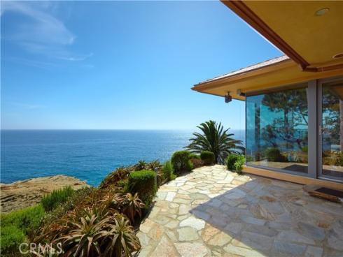 111 S. La Senda Drive
