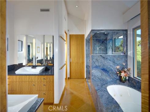 111 S La Senda Drive, Laguna Beach, CA