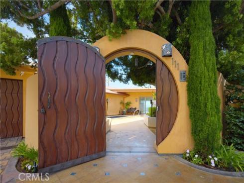 111 S La Senda Drive, Laguna Beach, CA