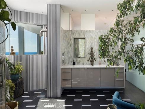 465 Panorama Drive, Laguna Beach, CA