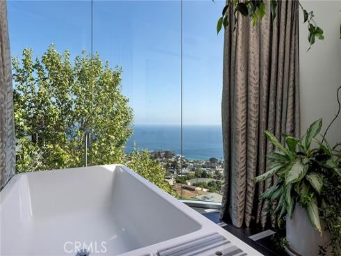 465 Panorama Drive, Laguna Beach, CA