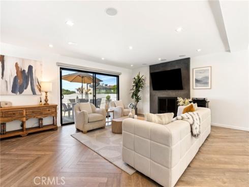 2870 Zell Drive, Laguna Beach, CA