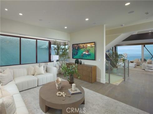 33 Bay Drive, Laguna Beach, CA