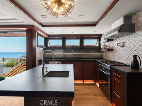 31678 Seacliff Drive, Laguna Beach, CA