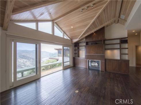 1289 Skyline Drive