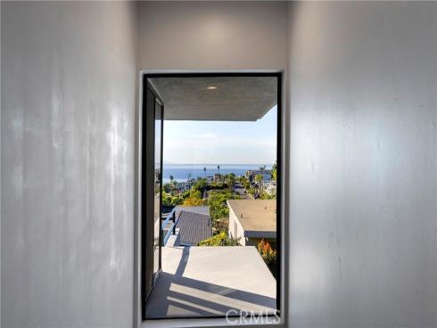 1077 Tia Juana , Laguna Beach, CA