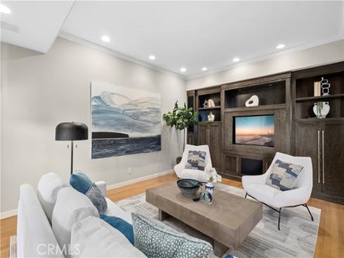 10 N. Stonington Road , Laguna Beach, CA