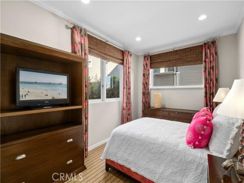 10 N. Stonington Road , Laguna Beach, CA