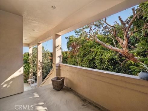 10 N. Stonington Road , Laguna Beach, CA