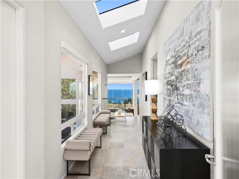 10 N. Stonington Road , Laguna Beach, CA