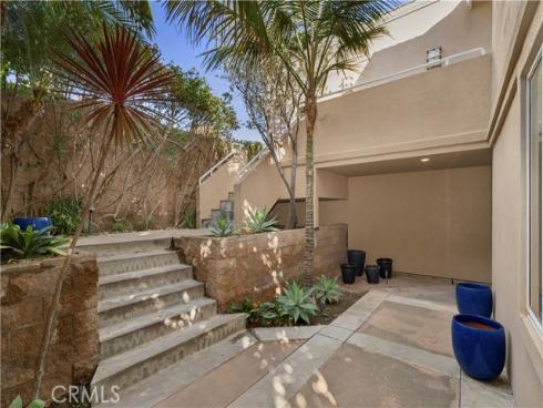 10 N. Stonington Road , Laguna Beach, CA