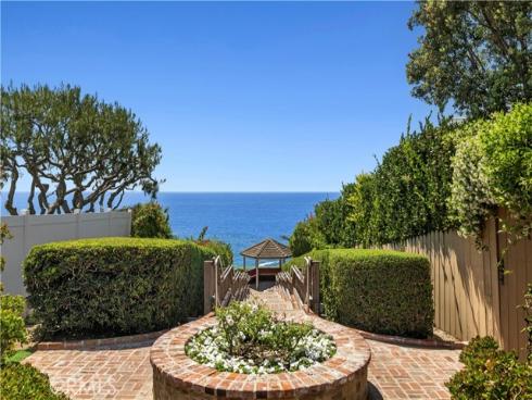 10 N. Stonington Road , Laguna Beach, CA