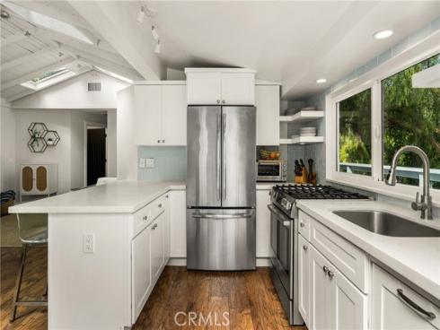 275 Woodland Drive, Laguna Beach, CA